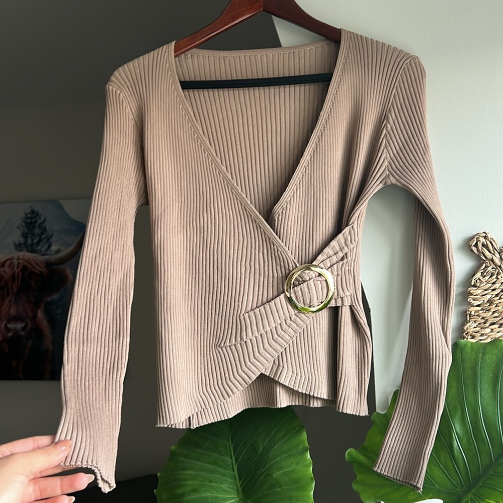 Sweater - Picture 7 of 7